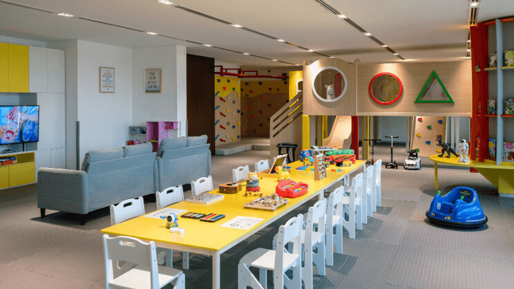 Th8 Palm Dubai Beach Resort